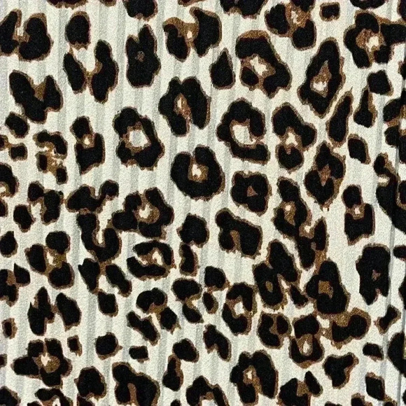 Adrianna PAPELL Women’s Button Top Large V-Collar Knit Cheetah Print Moss Crepe - Picture 2 of 6